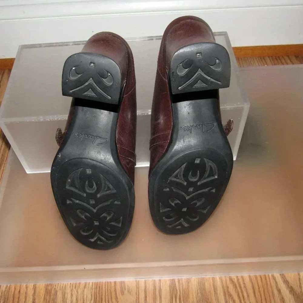 CLARKS Brown Leather Slip-On Clogs Mules Shoes 7.5 - Picture 5 of 5
